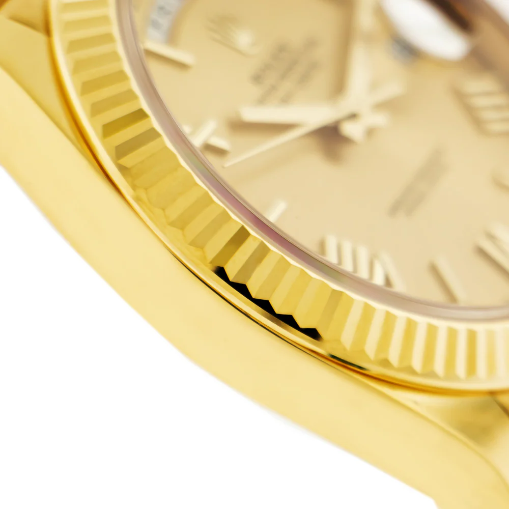 Superclone Rolex Day-Date 40 mm Roman Champagne Dial 228238